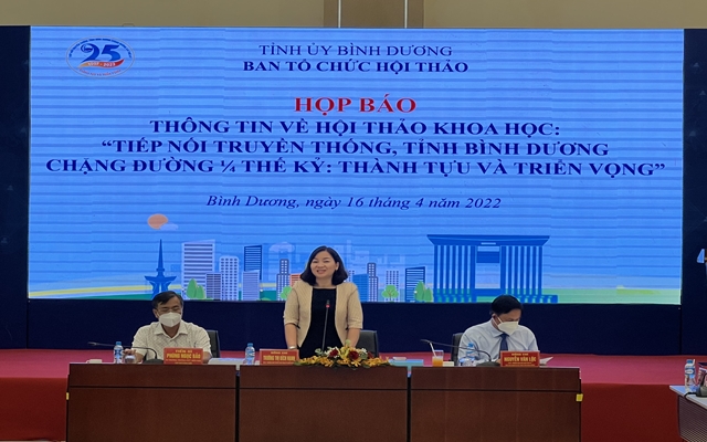 Bà Trương Thị Bích Hạnh, Trưởng ban Tuyên giáo Tỉnh Bình Dương phát biểu