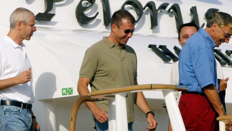 Du thuyền của Roman Abramovich trong lịch sử đã từng là điểm tham quan được chào đón tại Đảo St. Barts (Pháp)