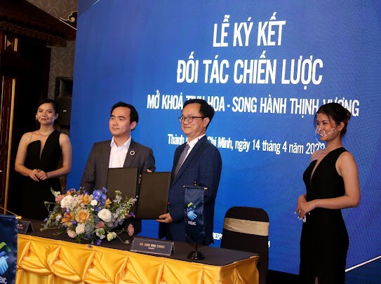 Diageo Vietnam Group and VIENC Club signed a strategic cooperation agreement (Photo: Pham.Giang).