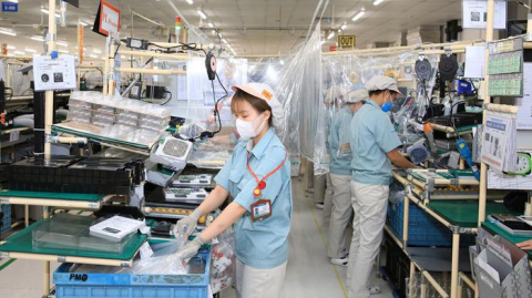 Hanoi transforms to adapt to the new context