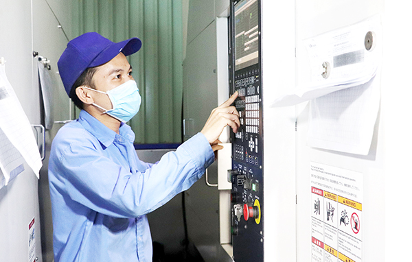 Một công ty sản xuất linh kiện máy móc trong Khu công nghiệp Nhơn Trạch 3 giai đoạn 2 ứng dụng công nghệ 4.0 vào sản xuất (ảnh: Báo ĐN)
