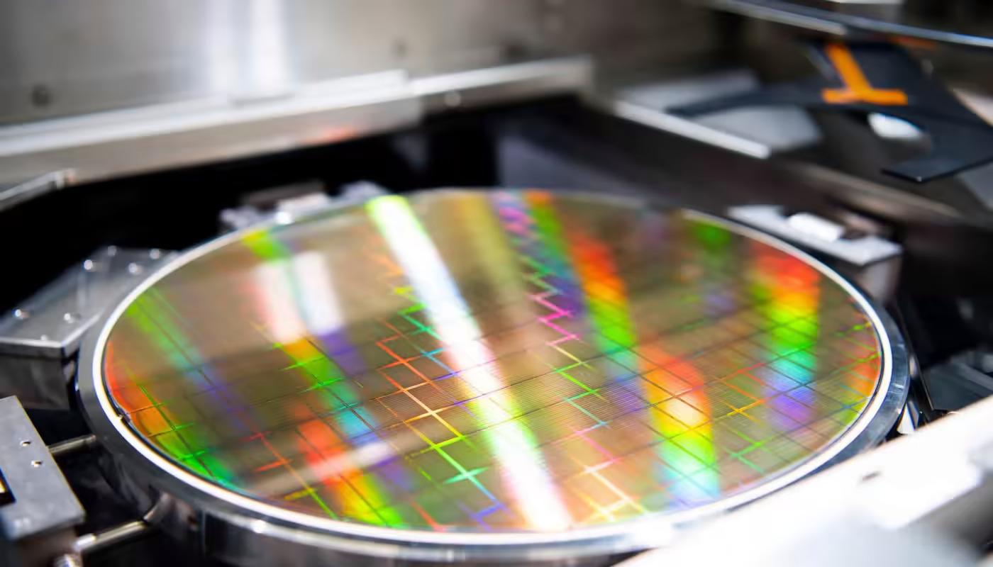 Nhu cầu về thiết bị sản xuất chip đã vượt quá nguồn cung trong một số trường hợp. (Ảnh do nhà cung cấp máy cắt Disco)