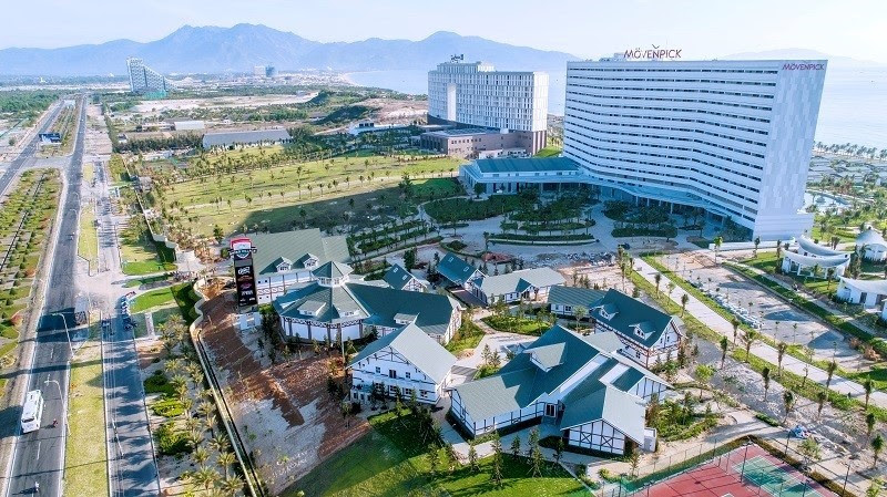 Certificates granted to secondary investors at Bai Dai - Cam Ranh, Khanh Hoa. Certificates granted to secondary investors at Bai Dai - Cam Ranh, Khanh Hoa.