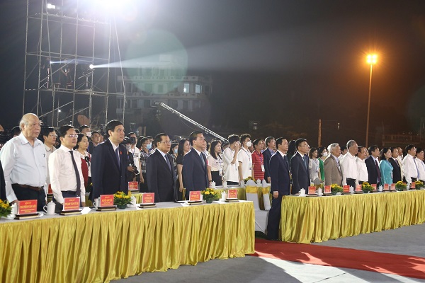 Các đại biểu về dự Lễ kỷ niệm