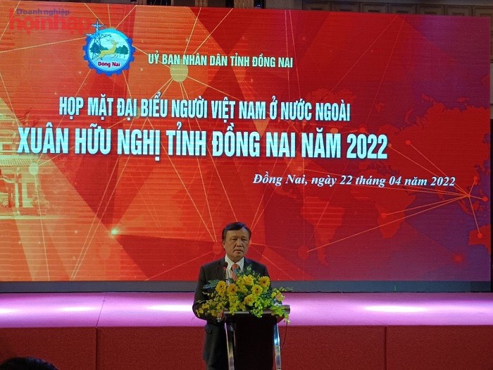 Mr Phung Cong Dung, Chairman of the Committee on Overseas Vietnamese in Ho Chi Minh City delivered a speech Mr Phung Cong Dung, Chairman of the Committee on Overseas Vietnamese in Ho Chi Minh City delivered a speech