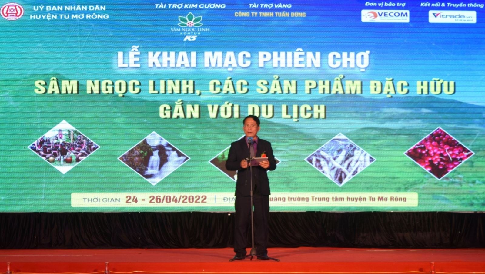 Ông Võ Trung Mạnh; Chủ tịch UBND huyện Tu Mơ Rông phát biểu tại lễ khai mạc