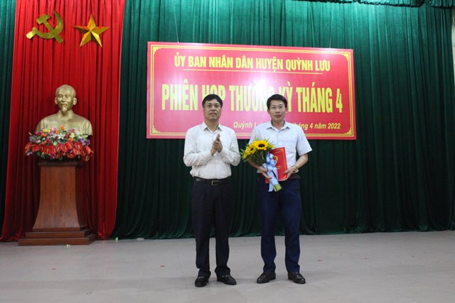 Quỳnh Lưu (Nghệ An): Công bố quyết định bổ nhiệm Giám đốc Ban quản lý dự án đầu tư xây dựng huyện