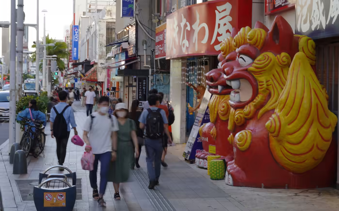 Các quảng cáo hàng không đã giúp củng cố hình ảnh của Okinawa như một nơi nghỉ dưỡng vào mùa hè