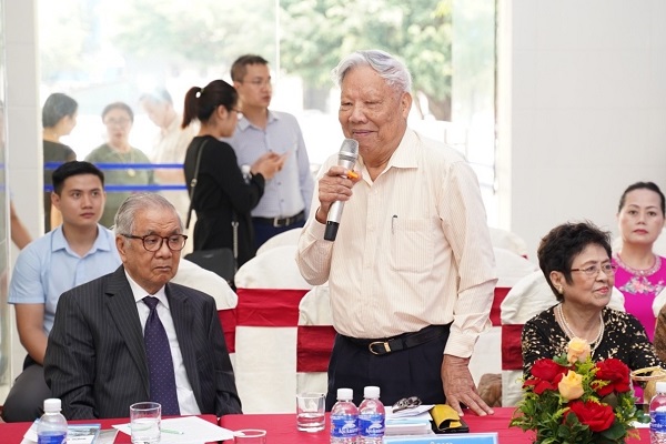 Ông Lê Huy Ngọ, Nguyên Bộ trưởng Bộ Nông nghiệp và Phát triển nông thôn, Chủ tịch Hội đồng hương Thanh Hóa tại Hà Nội phát biểu tại hội thảo.