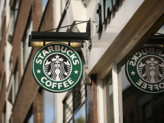 Starbucks tạm dừng dự báo tăng trưởng khi doanh số bán hàng sụt giảm ở Trung Quốc