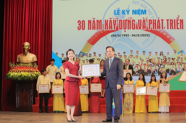 Tổng giám đốc Natrumax Việt Nam vinh dự nhận Bằng khen của Bộ Lao động – Thương binh và Xã hội