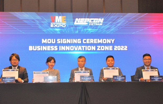 Reed Tradex Vietnam signs a MoU with partners to kick-start a new chapter of the Business Innovation Zone Project this year (Photo: VNA)