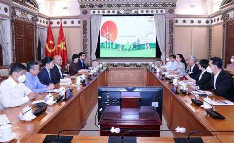 HCM City looks to bolster waste treatment cooperation with Indian firm