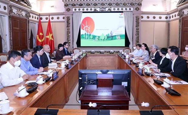 The meeting between Vice Chairman of the Ho Chi Minh City People’s Committee Vo Van Hoan and parliamentarian Alla Ayodhya Rami Reddy on May 4. (Photo: VNA) The meeting between Vice Chairman of the Ho Chi Minh City People’s Committee Vo Van Hoan and parliamentarian Alla Ayodhya Rami Reddy on May 4. (Photo: VNA)