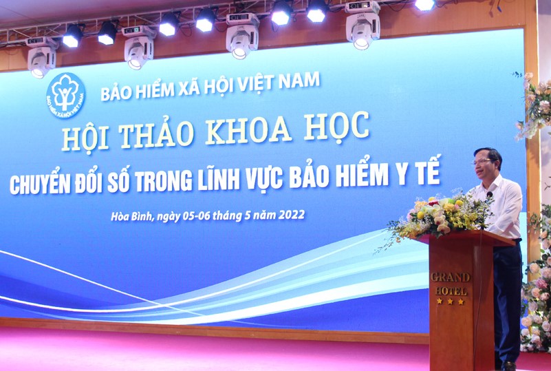 Phó Chủ tịch TT UBND tỉnh Hòa Bình Nguyễn Văn Toàn phát biểu tại hội nghị.