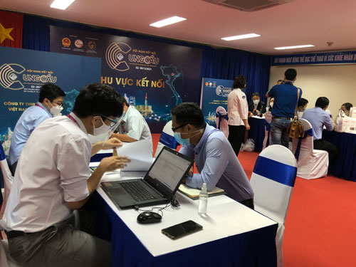 HCM City has been focusing on trade facilitation and networking events to help businesses overcome problems caused by COVID-19 and recent global complications. — Photo nld.com.vn