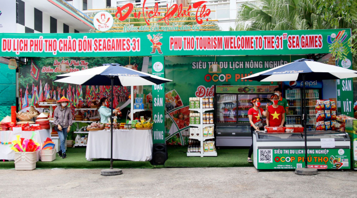Gian trưng bày, bán các sản phẩm OCOP và giới thiệu thông tin du lịch của tỉnh Phú Thọ