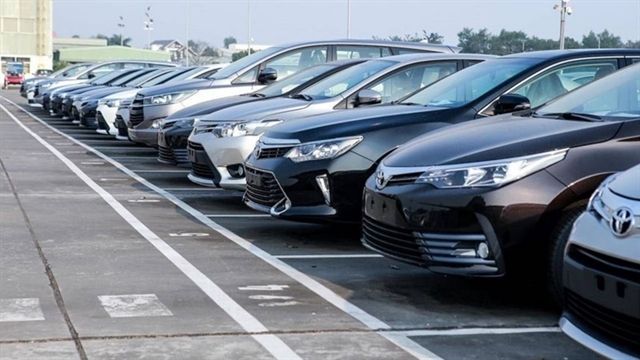 In April, sales of domestically-assembled cars and completely built-up (CBU) cars surged by 16 per cent and 13 per cent per month, respectively. — Photo laodong.vn