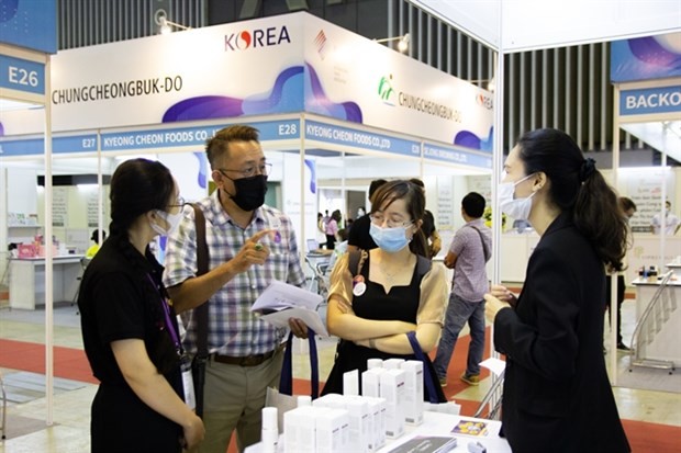 Visitors at the last edition of the Vietnam International Premium Products Fair. This year the fair will be held from June 2 to 5 at the Saigon Exhibition and Convention Centre. (Photo courtesy of Coex Vietnam)