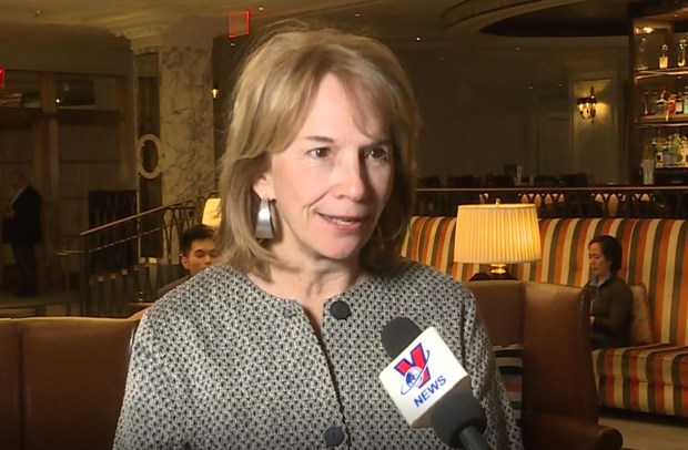 Virginia B. Foote, President of the Board of the US International Centre, speaks to Vietnam News Agency reporters on the sidelines of Prime Minister Pham Minh Chinh’s meeting with US enterprises in New York on May 16. (Photo: VNA)