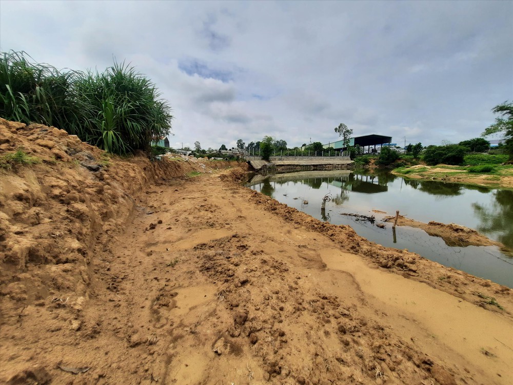 vào cuối tháng 4, chính quyền xã Tam Đàn đến kiểm tra hiện trạng đã xác định phía Cty Thái Bình có hành vi lấn chiếm đất hạ tầng thuộc Cụm công nghiệp Tam Đàn.