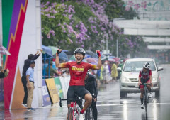 Môn xe đạp SEA Games 31: Nguyễn Thị Thật và Đội tuyển Việt Nam giành 2 Huy chương Vàng ở nội dung xuất phát đồng hành nữ cá nhân, đồng đội