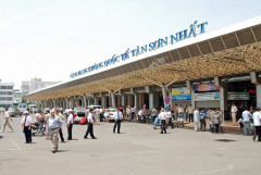 Xử lý nghiêm tình trạng tăng giá, chèn ép khách đi xe tại sân bay Tân Sơn Nhất