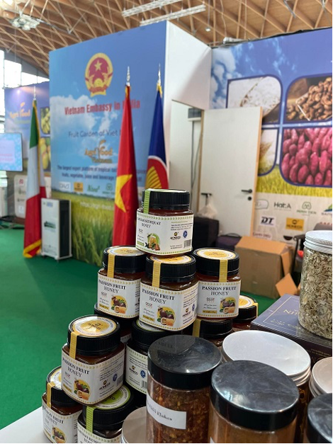 Honeco products are displayed and introduced at the Fair