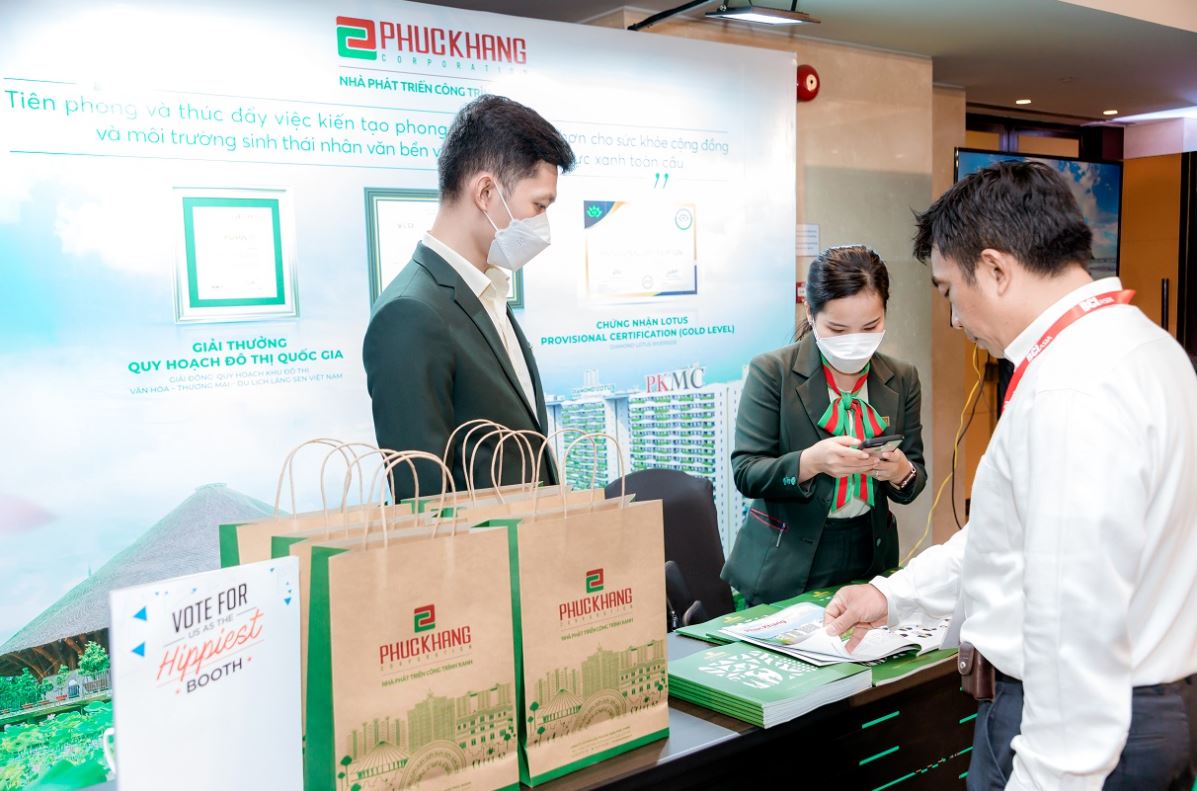 Phuc Khang Corporation tiếp tục trở thành đơn vị đồng hành thân thiết của sự kiện BCI Equinox 2022. Gian hàng giới thiệu về hệ sinh thái xanh của Phúc Khang thu hút đông đảo khách tham quan