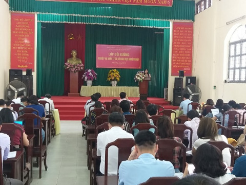Phú Thọ: Tổ chức bồi dưỡng nghiệp vụ cho người quản lý cơ sở giáo dục nghề nghiệp trên địa bàn