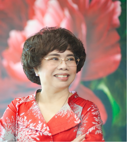 Thai Huong, an entrepreneur, received the Women for Sustainable Development in Asia 2021 award.