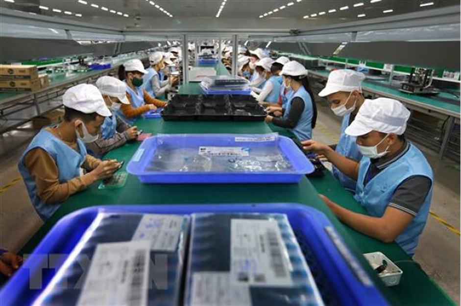 A manufacturing line for electronic components at a company in Bac Giang