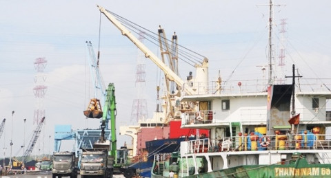 Nỗ lực “kéo” hàng hoá cạnh tranh nội địa cảng biển Việt Nam