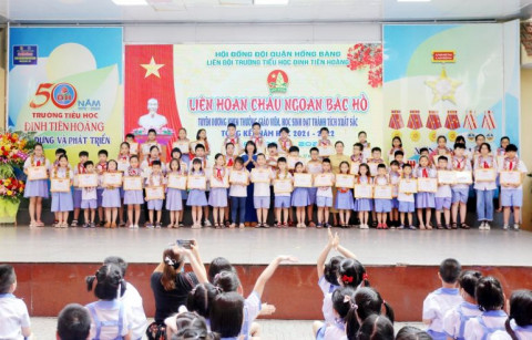 Trường Tiểu học Đinh Tiên Hoàng (Hải Phòng) trao 125 giải thưởng cho học sinh đạt giải và học sinh xuất sắc