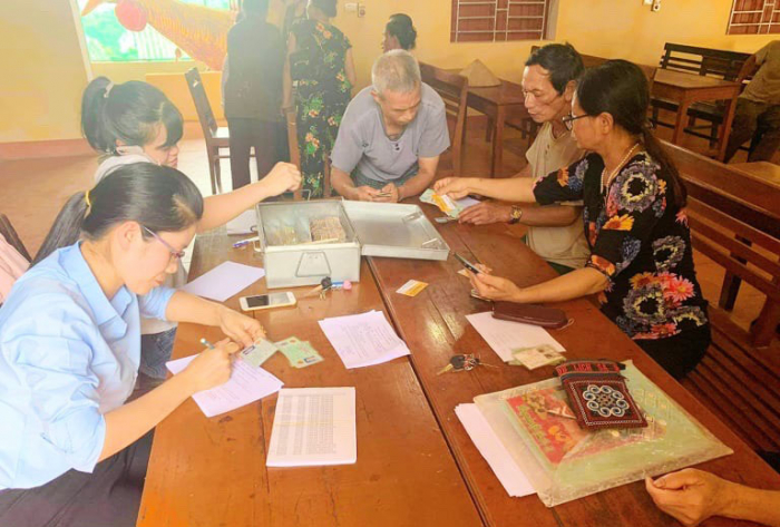 Thực hiện chi trả lương hưu tại thị trấn Đoan Hùng, huyện Đoan Hùng (Ảnh minh họa)