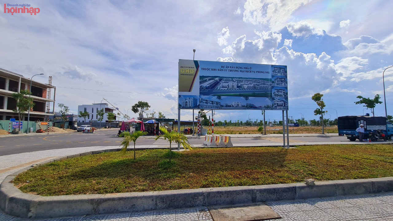 UBND tỉnh Quảng Nam yêu cầu Công ty TNHH Đầu tư xây dựng và Thương mại dịch vụ QHB triển khai thực hiện đầu tư xây dựng Trung tâm thương mại và dịch vụ tổng hợp Phong Nhị theo đúng Quy hoạch chi tiết xây dựng (1/500) Khu dân cư, thương mại dịch vụ Phong Nhị,