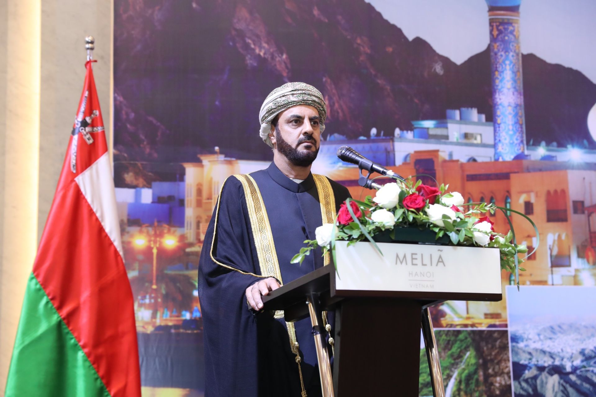 Đại sứ Oman Saleh Mohamed Ahmed Al Saqriphát biểu