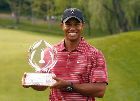 Forbes công nhận Tiger Woods là tỷ phú