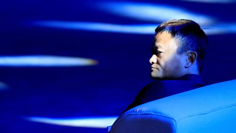 Gần 4 năm sau khi nhà sáng lập Jack Ma tuyên bố nghỉ hưu, Tập đoàn Alibaba đang chật vật tìm lại đôi chân sau khi chiến lược tăng trưởng của tập đoàn này sụp đổ. © Reuters