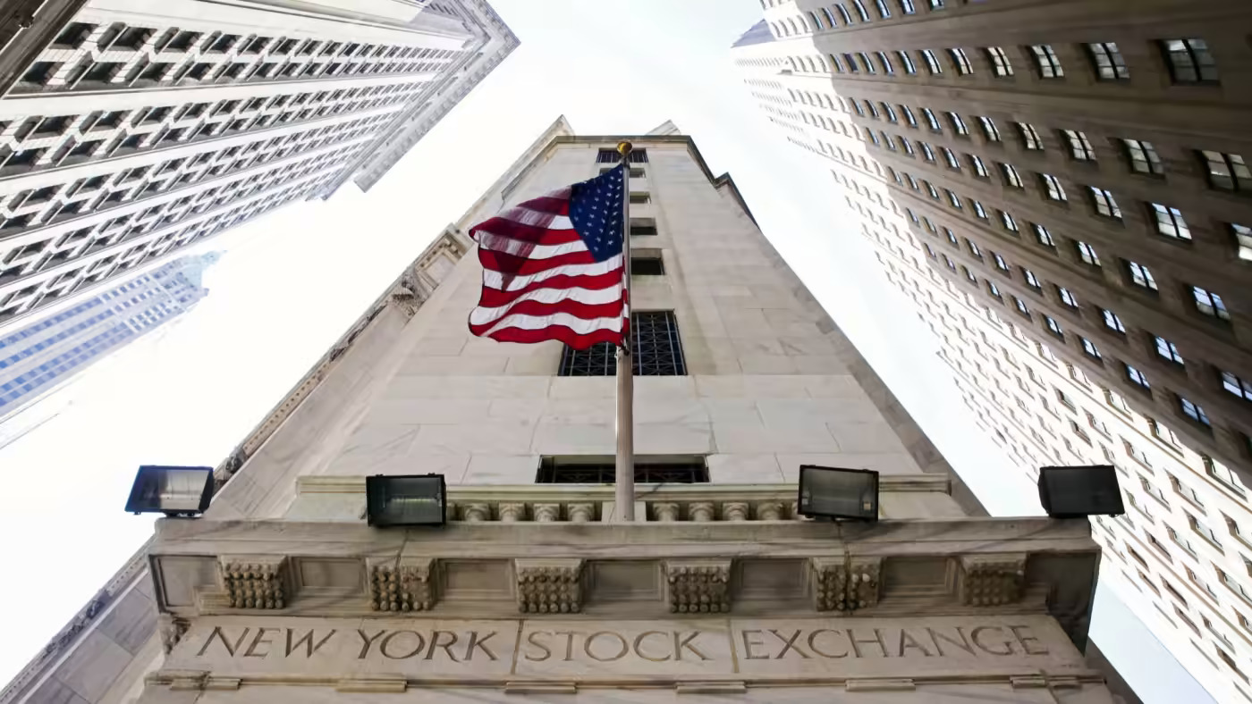 Khoảng 60% các công ty Trung Quốc niêm yết trên thị trường chứng khoán Mỹ đã bị gắn cờ để loại bỏ. © Reuters