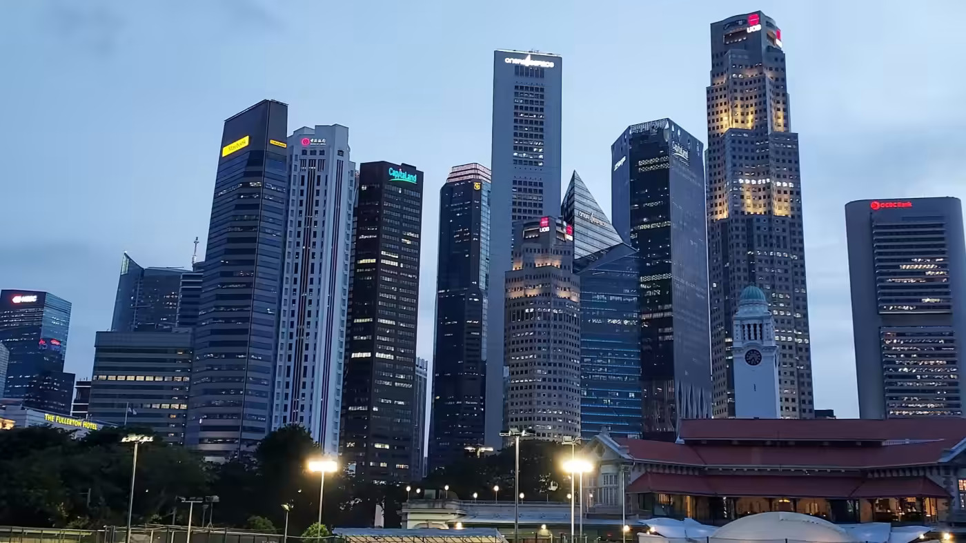 Các chuyên gia Trung Quốc và gia đình của họ đang đổ xô đến Singapore. (Ảnh của Fumito Akiyama)