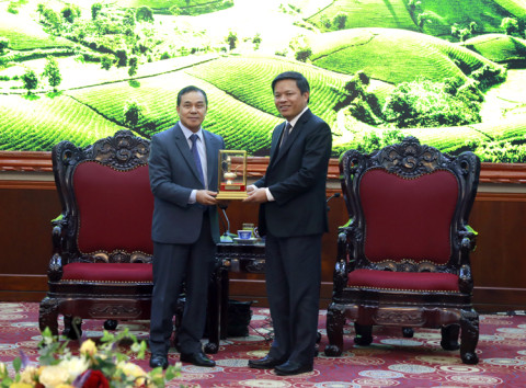 Đại sứ CHDCND Lào Sẻng-Phết Hùng-Bun-Nhuông thăm và làm việc với Phú Thọ
