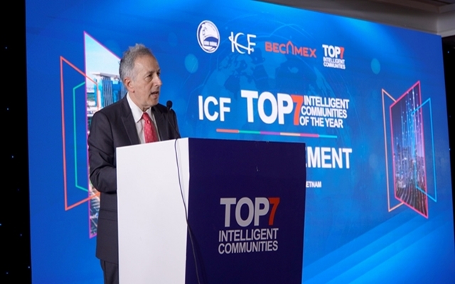 Ông Louis Zacharilla - Nhà đồng sáng lập tổ chức Cộng đồng Thông minh thế giới ICF phát biểu tại buổi lễ