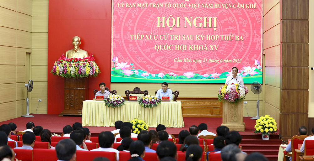 Trưởng đoàn ĐBQH tỉnh Phú Thọ phát biểu làm rõ nhiều vấn đề cử tri quan tâm