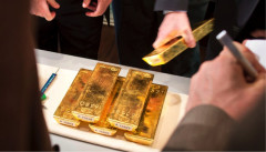 Căng thẳng chiến sự, G7 muốn cấm nhập vàng từ Nga