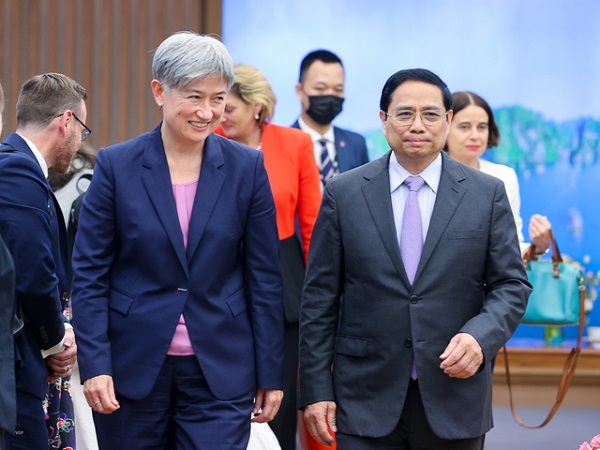 Thủ tướng tin tưởng chuyến thăm của Bộ trưởng Ngoại giao Australia sẽ góp phần quan trọng vào thúc đẩy quan hệ Đối tác Chiến lược giữa Việt Nam và Australia (Ảnh: VGP/Nhật Bắc)