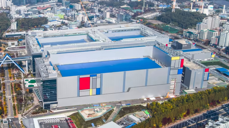 Công ty đang sản xuất chip tại nhà máy bán dẫn ở Hwaseong, phía nam Seoul. (Ảnh do Samsung Electronics cung cấp)