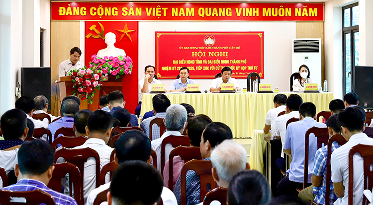 Toàn cảnh buổi tiếp xúc cử tri tại thành phố Việt Trì