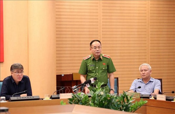 Thiếu tướng Nguyễn Thanh Tùng, Phó Giám đốc Công an thành phố Hà Nội phát biểu tại buổi họp báo (Ảnh: TTXVN)