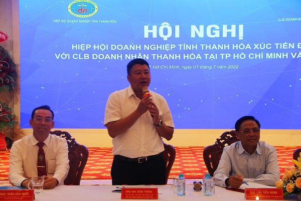 Ông Mai Xuân Thông, Phó Chủ tịch Thường trực Hiệp hội Doanh nghiệp tỉnh Thanh Hóa phát biểu tại hội nghị.